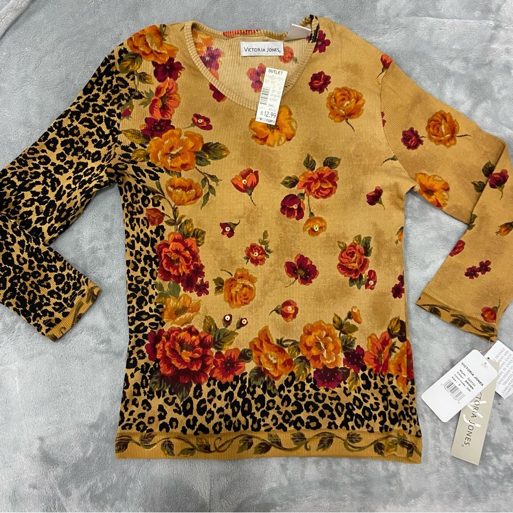 Victoria Jones Shirt NWT
